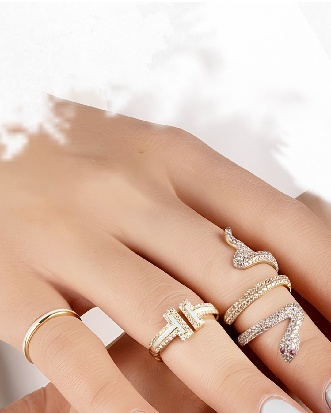 White Gold Solitaire